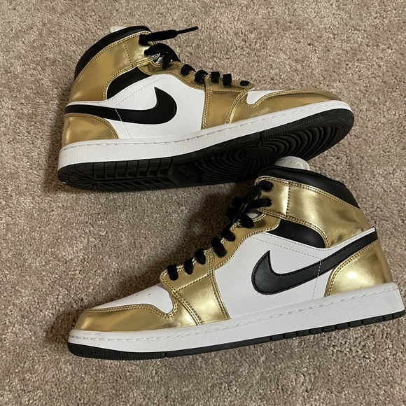 Metallic gold size 11 - Picture 2 of 5
